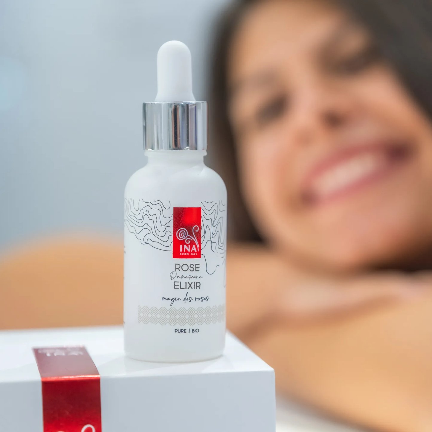 Koop 2 Anti-Age Gezichtsserums en ontvang 1 Active Moisturizer gratis