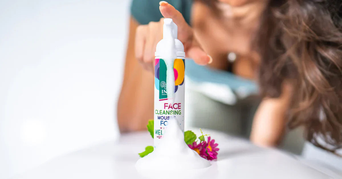 Natuurlijke Reinigingsschuim voor het Gezicht met Biologische Melisse - Dagelijkse verzorging zonder uitdroging